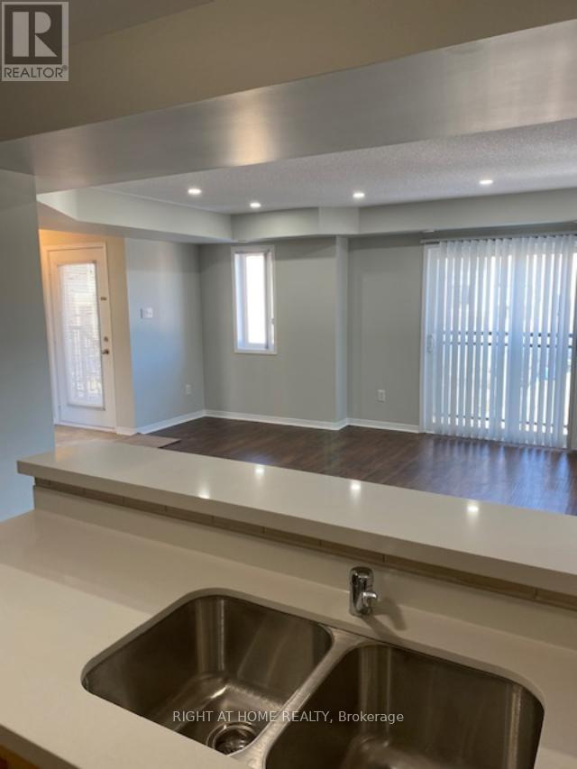 Row / Townhouse for Sale in 124 - 5035 OSCAR PETERSON BOULEVARD|Mississauga (Churchill Meadows), Ontario L5M0P4 2