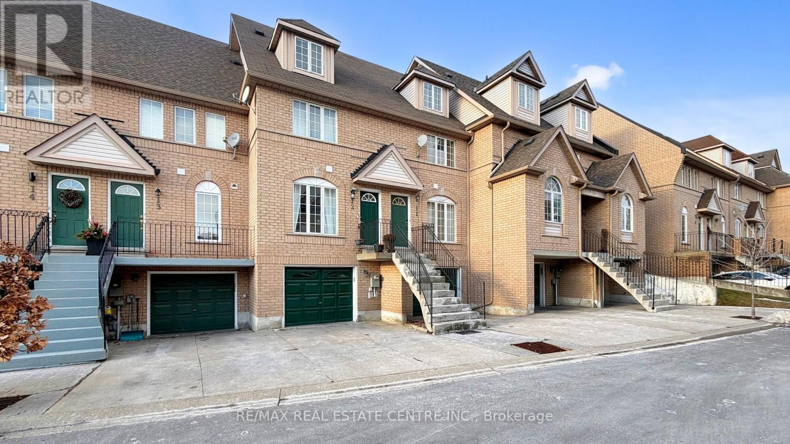 Row / Townhouse for Sale in 12 - 80 STRATHAVEN DRIVE|Mississauga (Hurontario), Ontario L5R3V9
