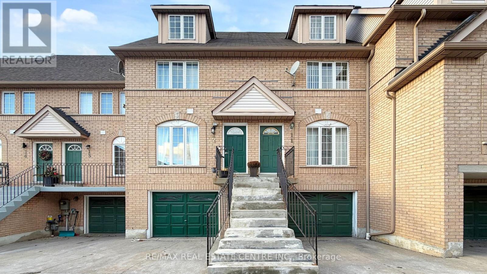 Row / Townhouse for Sale in 12 - 80 STRATHAVEN DRIVE|Mississauga (Hurontario), Ontario L5R3V9 3