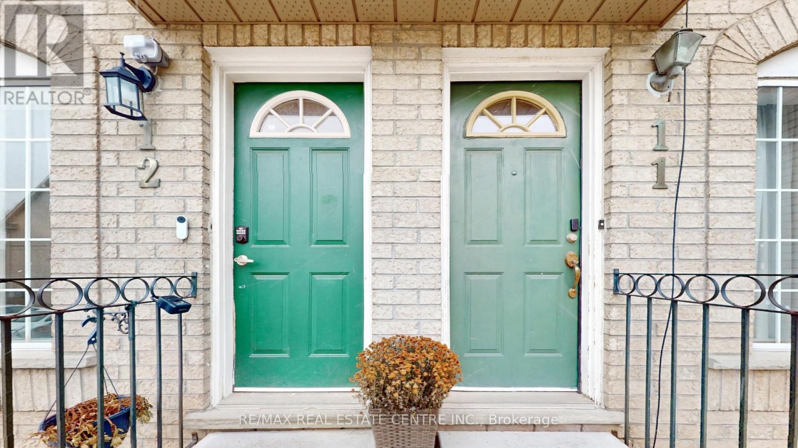 Row / Townhouse for Sale in 12 - 80 STRATHAVEN DRIVE|Mississauga (Hurontario), Ontario L5R3V9 5