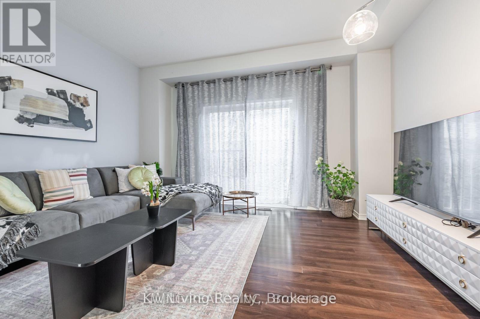 Row / Townhouse for Sale in 25 - 6625 FALCONER DRIVE|Mississauga (Streetsville), Ontario L5N0C7 2