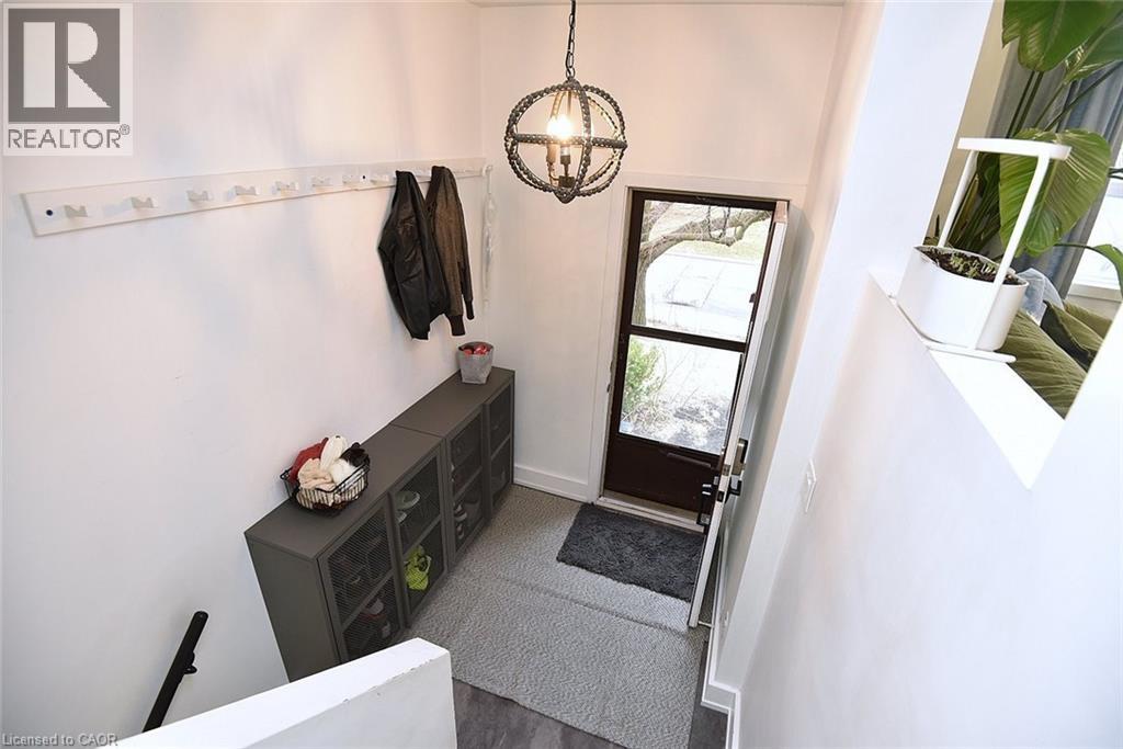 Row / Townhouse for Sale in 1221 DUNDIX Road Unit# 8|Mississauga, Ontario L4Y3Y9 5