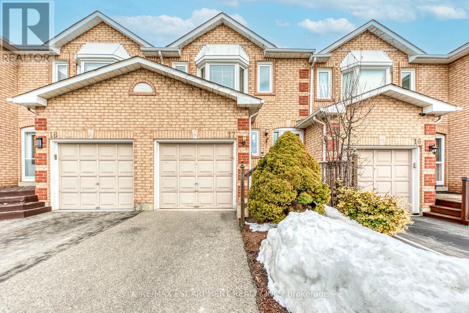 Row / Townhouse for Sale in 17 - 2350 GRAND RAVINE DRIVE|Oakville (RO River Oaks), Ontario L6H6E2 2