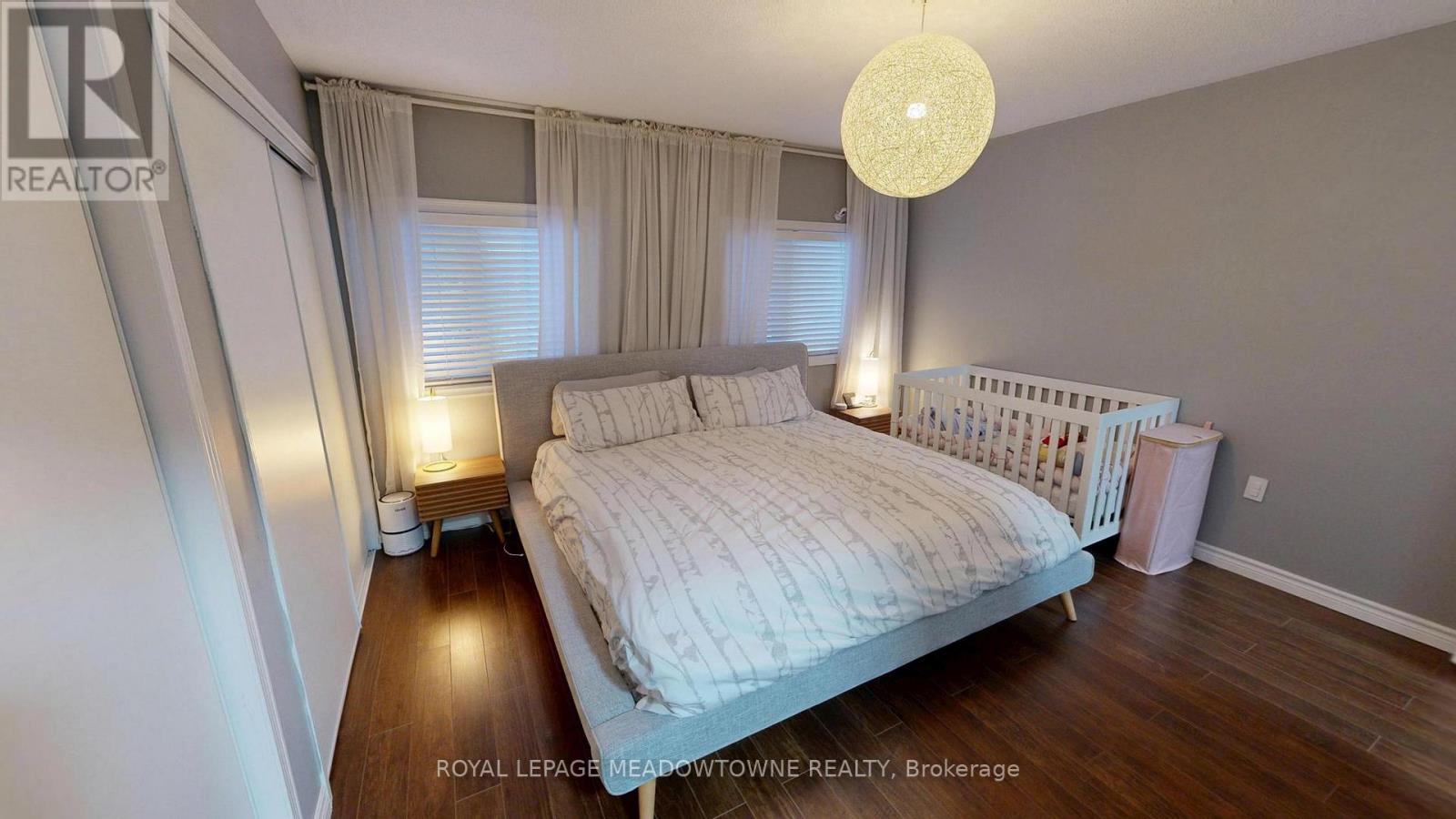 Row / Townhouse for Sale in 2 - 1591 SOUTH PARADE COURT|Mississauga (East Credit), Ontario L5M6G1 3