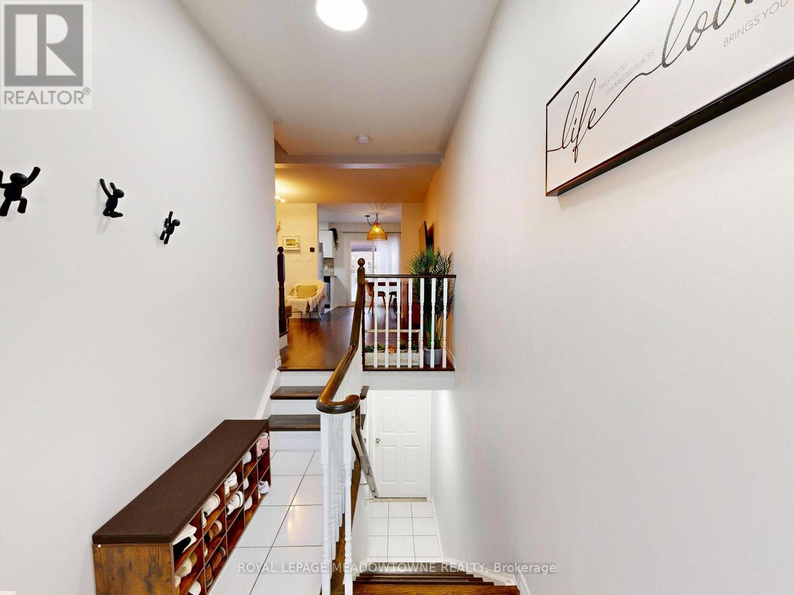 Row / Townhouse for Sale in 2 - 1591 SOUTH PARADE COURT|Mississauga (East Credit), Ontario L5M6G1 5