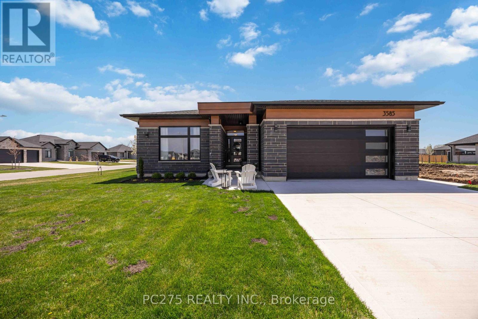 3585 BRITT BOULEVARD, Plympton-Wyoming (Plympton Wyoming)