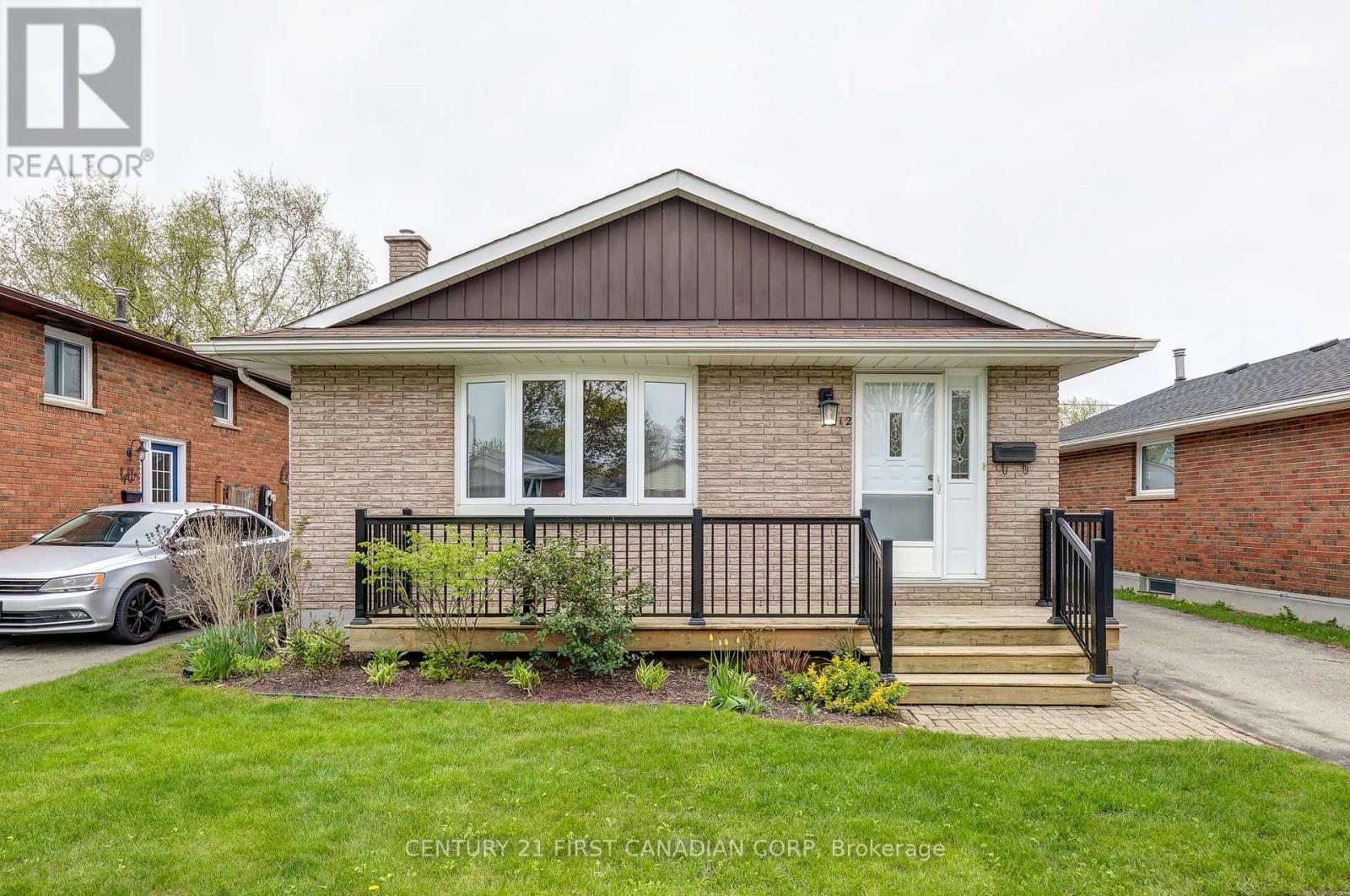 12 ROSEMOUNT CRESCENT, St. Thomas
