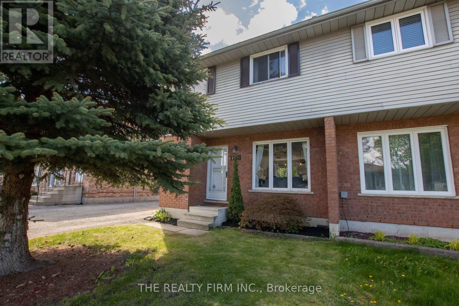1138 PEARSON DRIVE, Woodstock (Woodstock - North)