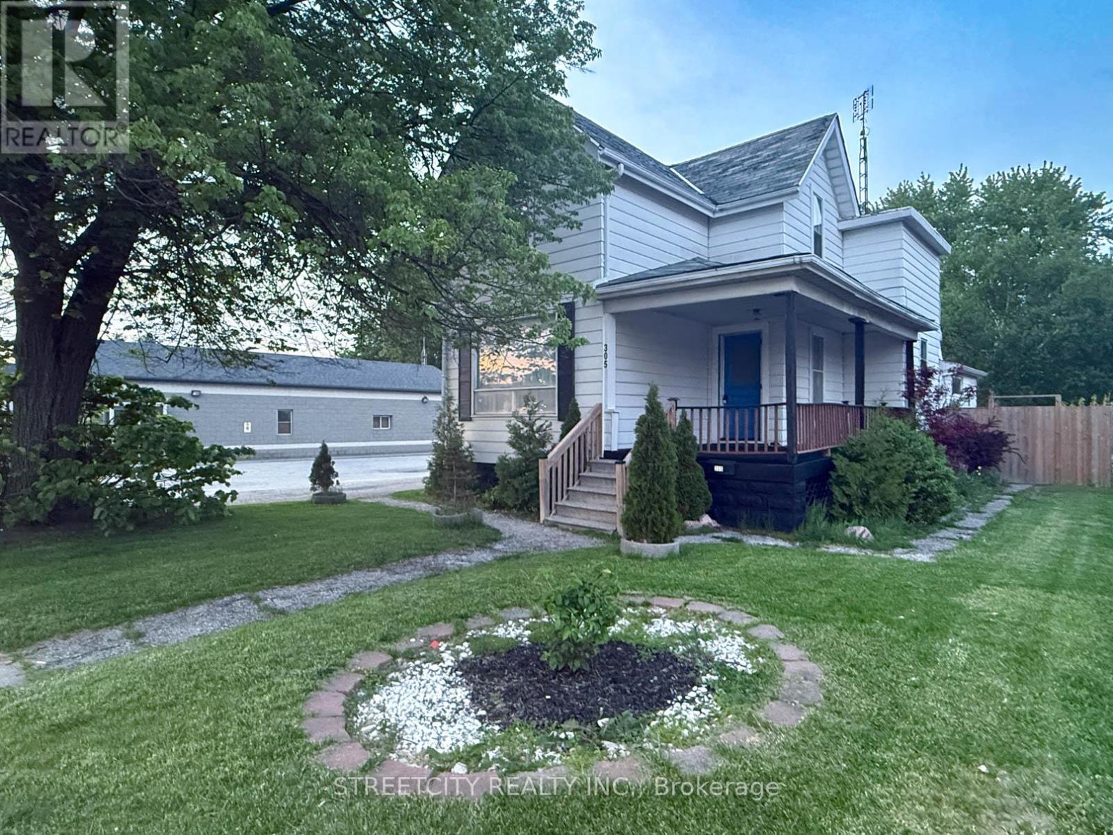 305 ST CLAIR STREET, Chatham-Kent