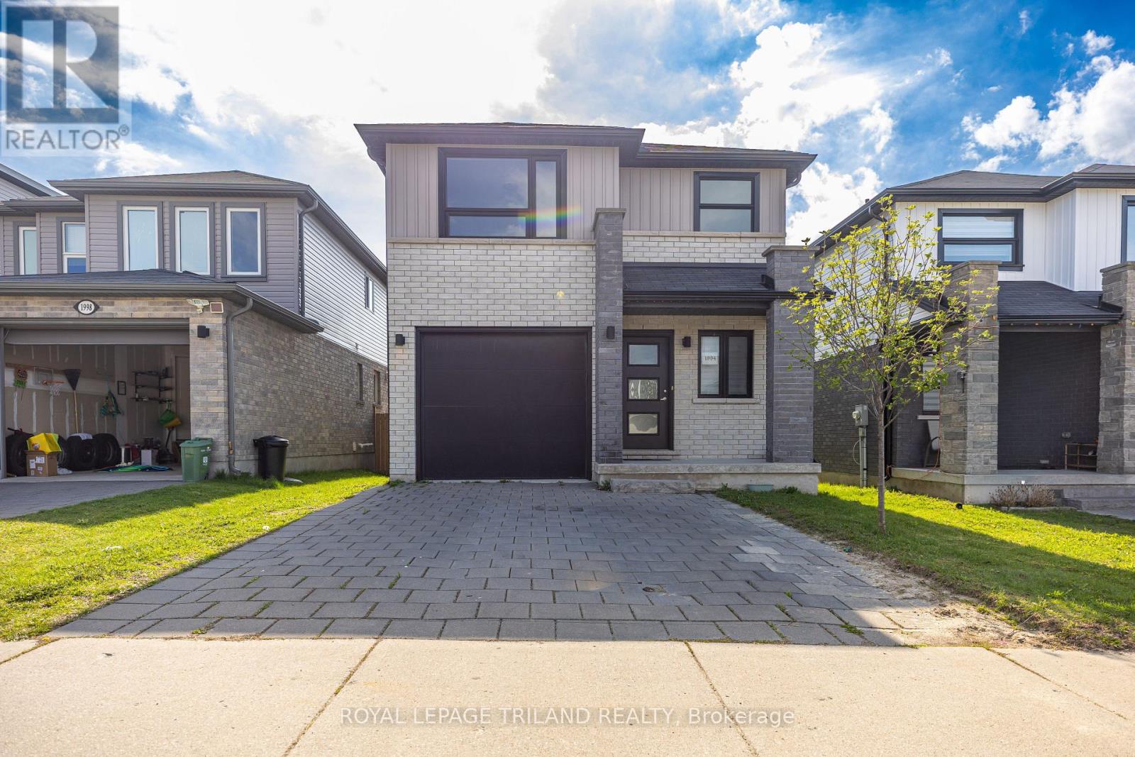 1994 FOXRIDGE CRESCENT, London North (North S)