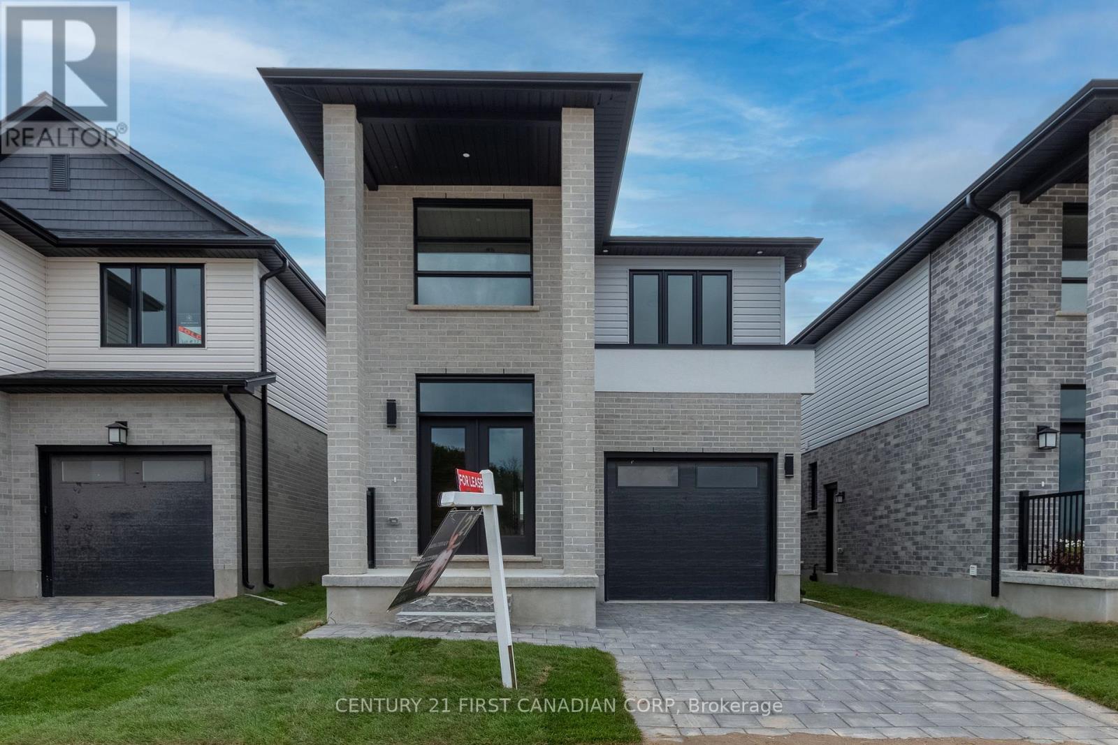 6453 ROYAL MAGNOLIA AVENUE, London South (South V)
