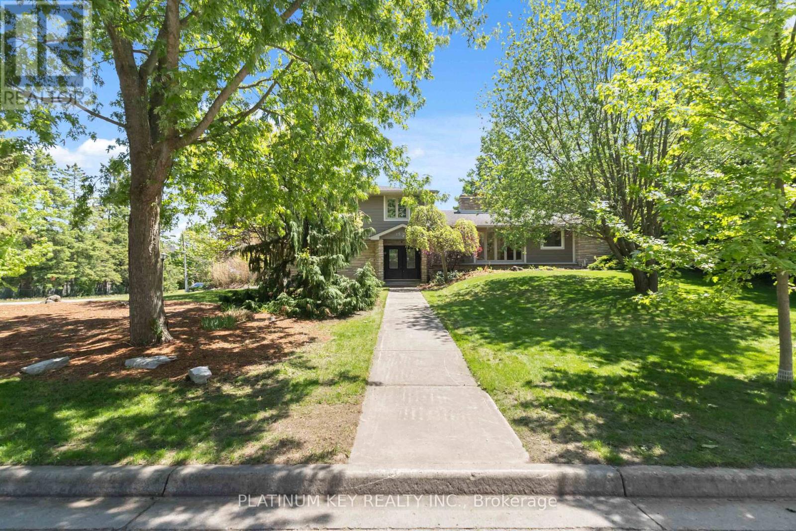 1571 MCCLURE DRIVE, London North (North A)