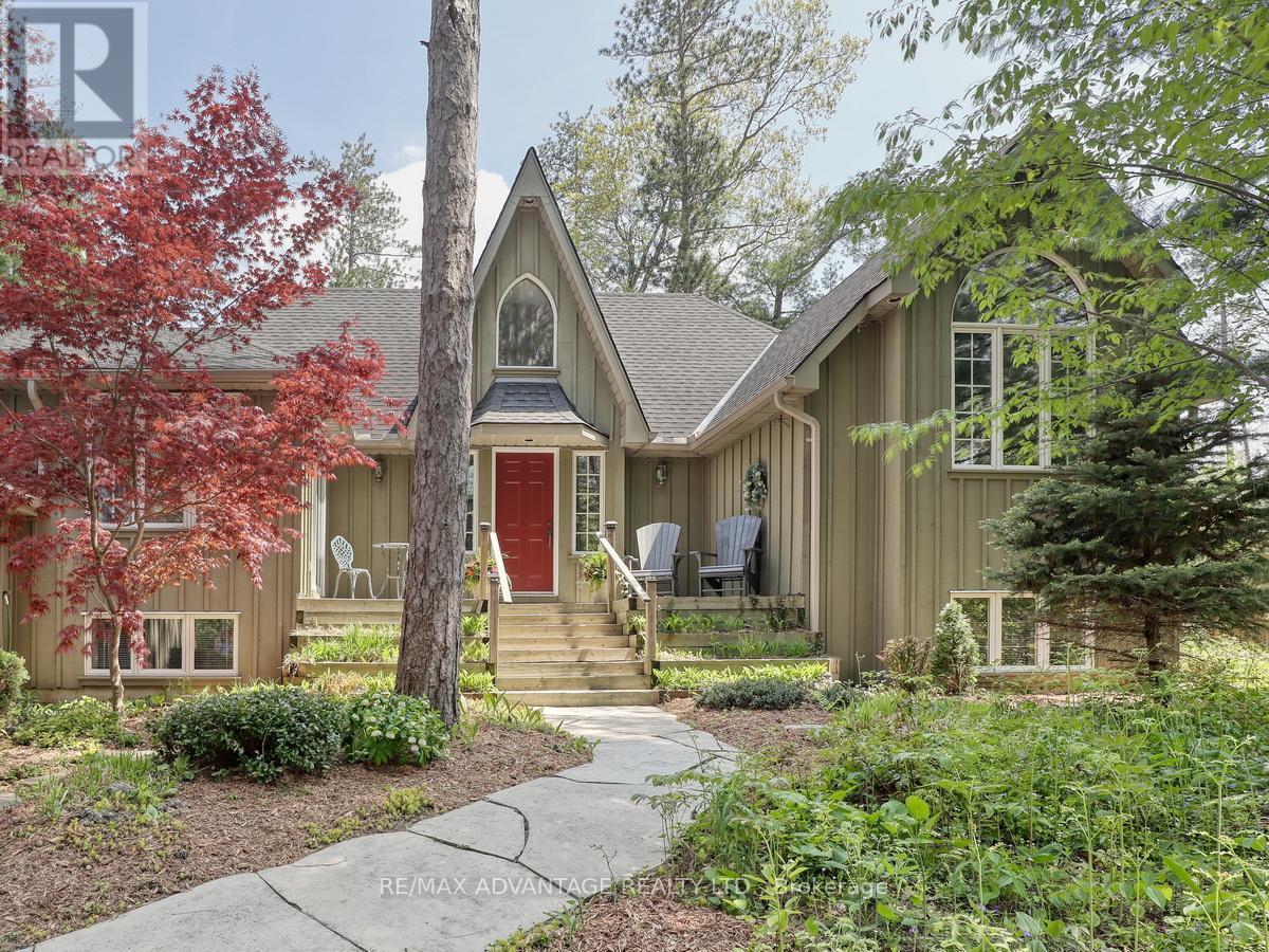 10404 PINETREE DRIVE, Lambton Shores (Grand Bend)