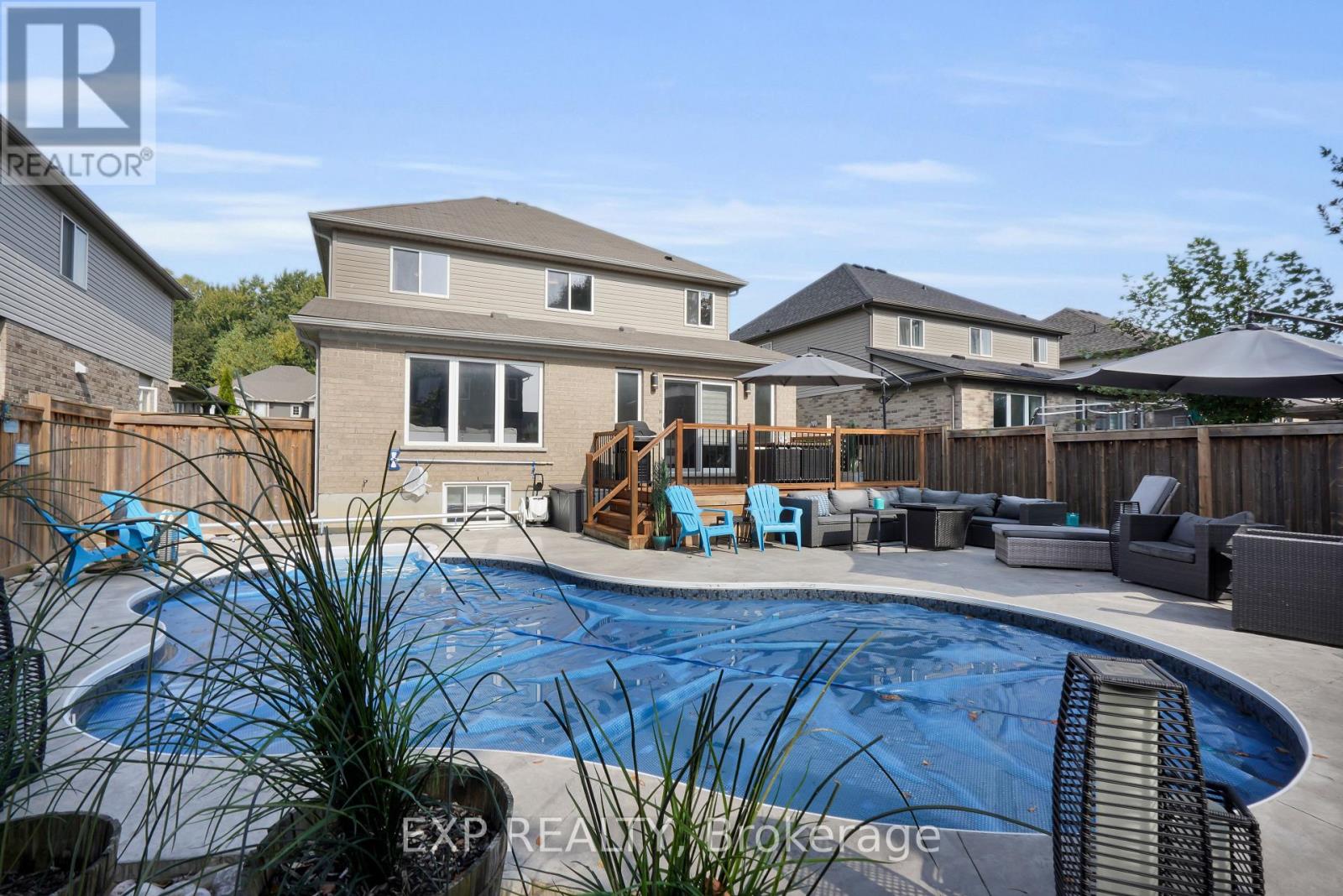 919 FOXCREEK ROAD, London North (North S)
