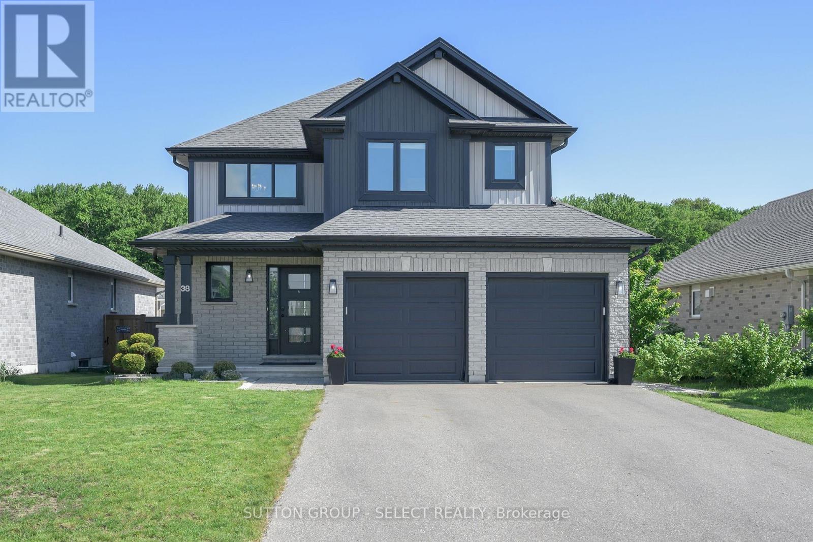 38 FOXTAIL LANE, St. Thomas