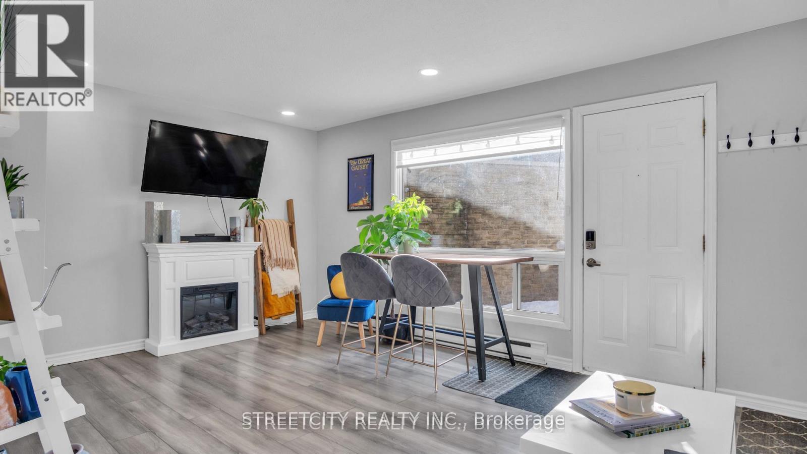 8 - 490 SOUTHDALE ROAD E, London South (South Q)