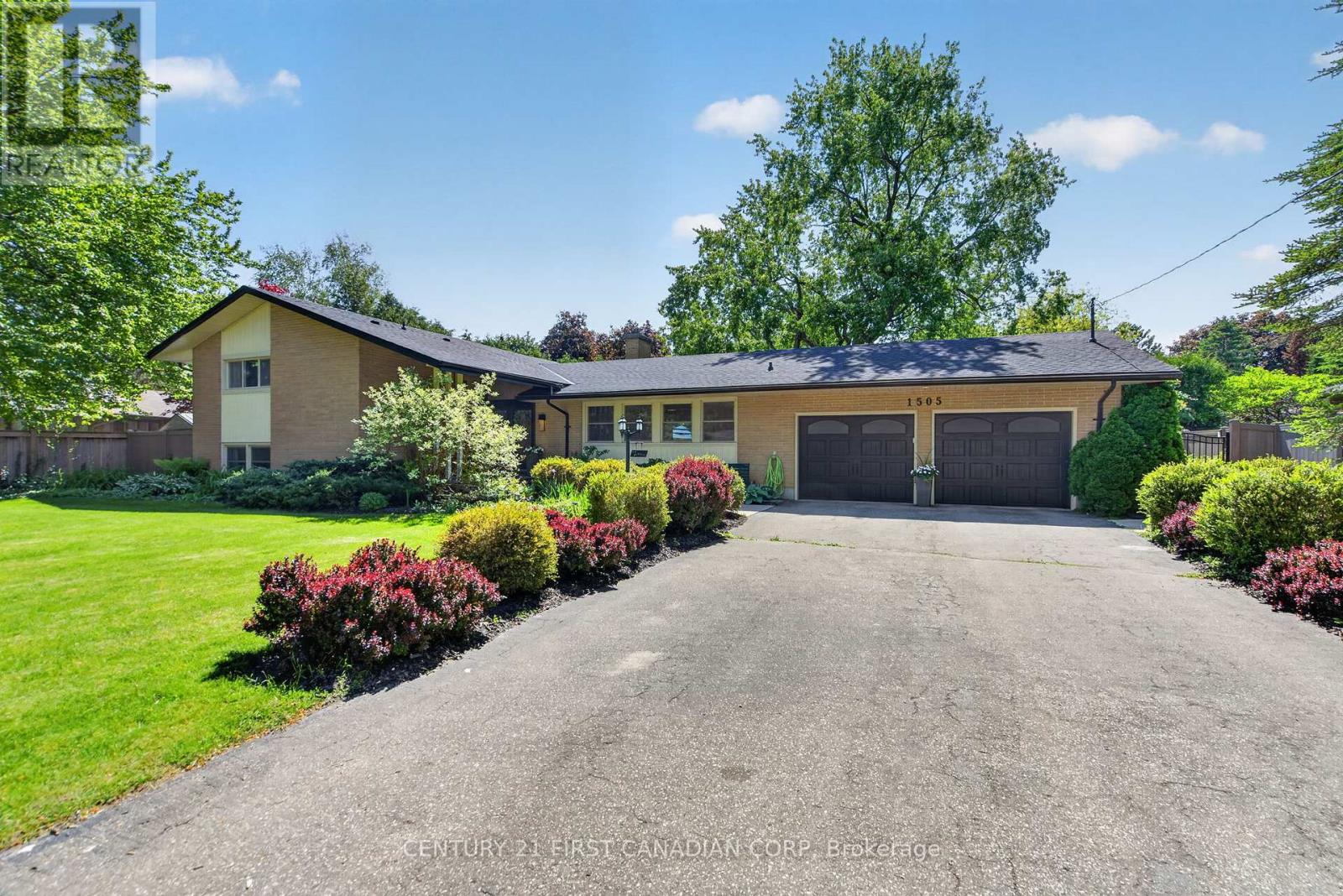 1505 STONEYBROOK CRESCENT, London North (North G)