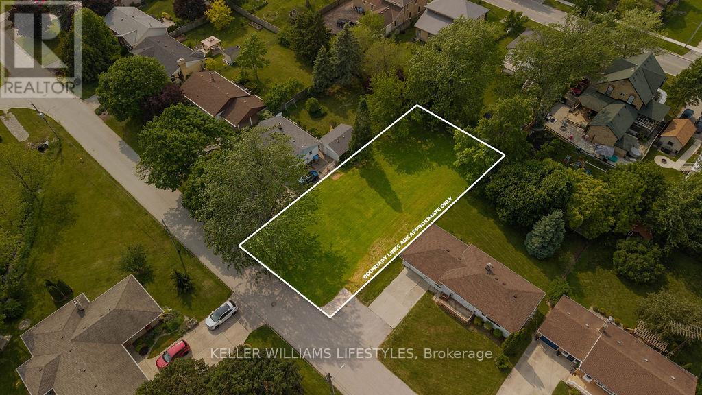 24 MAC KENZIE STREET, Lambton Shores (Forest)