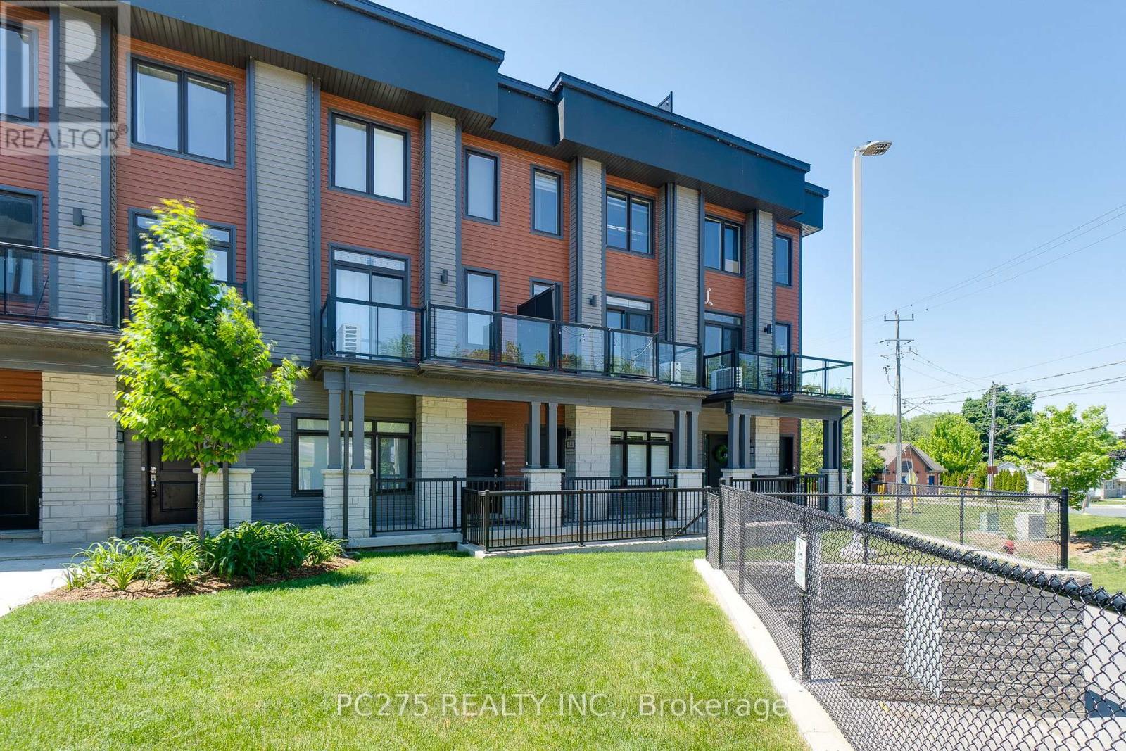34 - 2 WILLOW STREET, Brant (Paris)