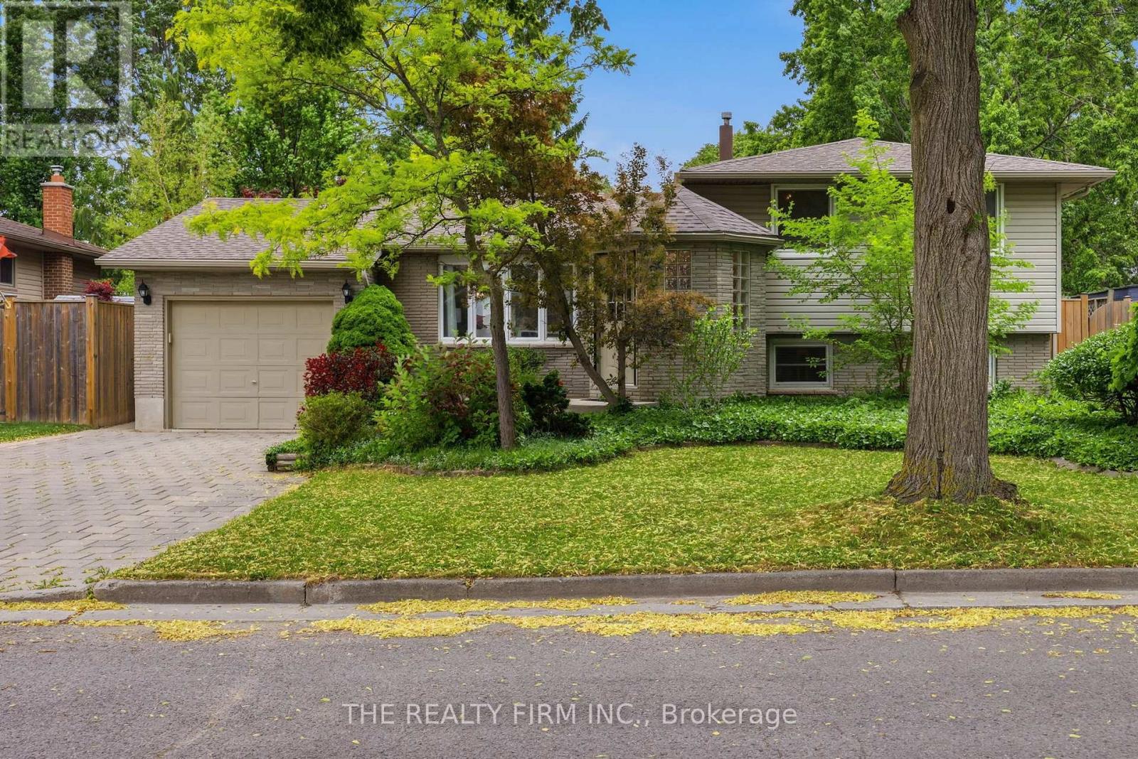 79 MENDIP CRESCENT, London South (South Y)