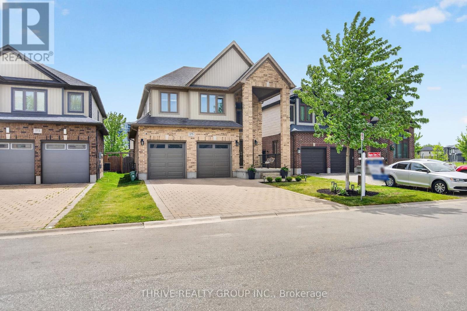 1296 DYER CRESCENT, London North (North S)