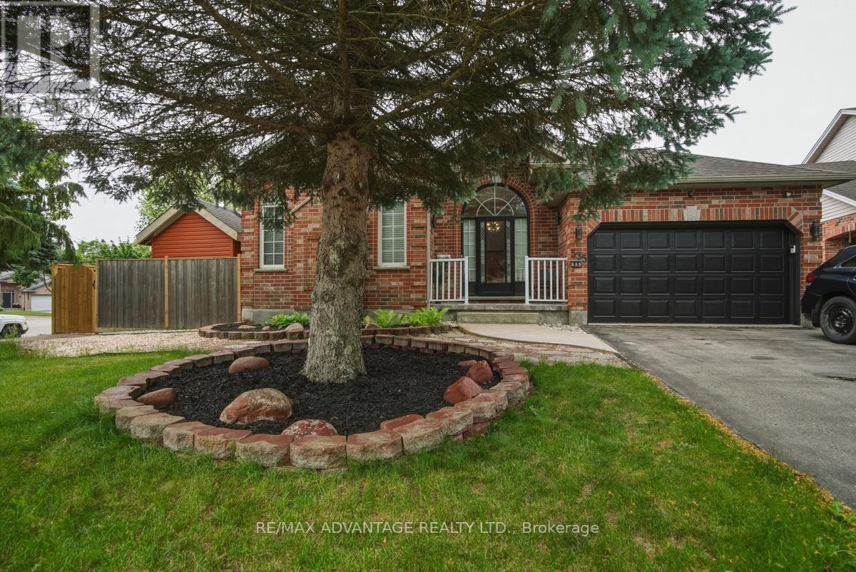 535 THORNWOOD DRIVE, London North (North P)