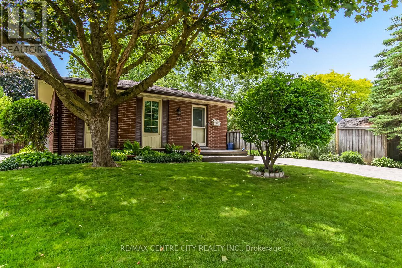 20 HINES CRESCENT, London South (South Q)
