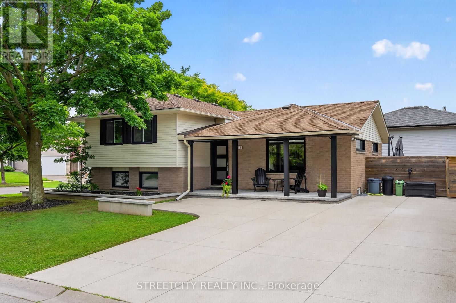 59 BLANCHARD CRESCENT, London North (North I)