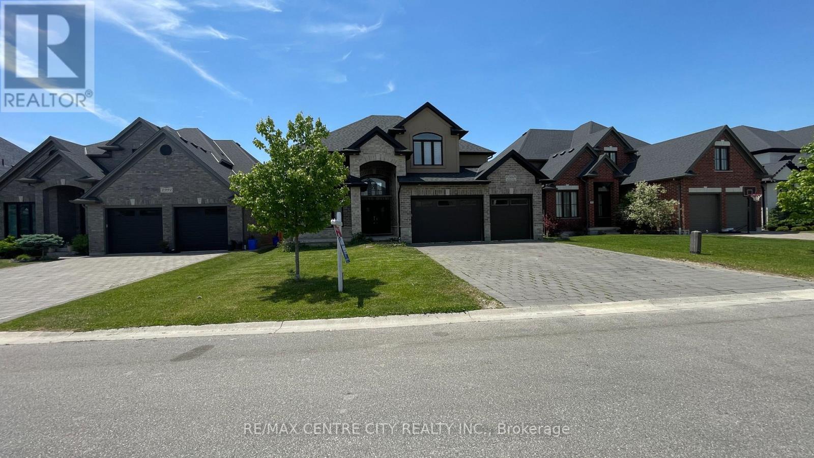 1999 MADDEX WAY, London North (North B)