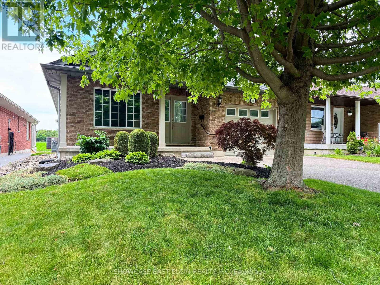 10 HOLLAND AVENUE, Aylmer