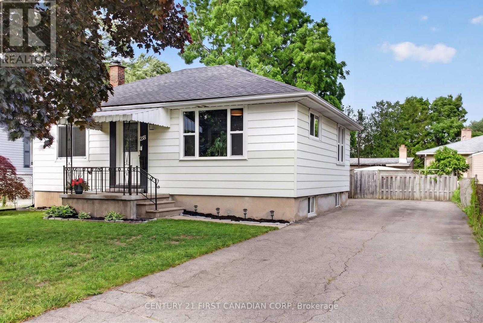 218 VANCOUVER STREET, London East (East H)