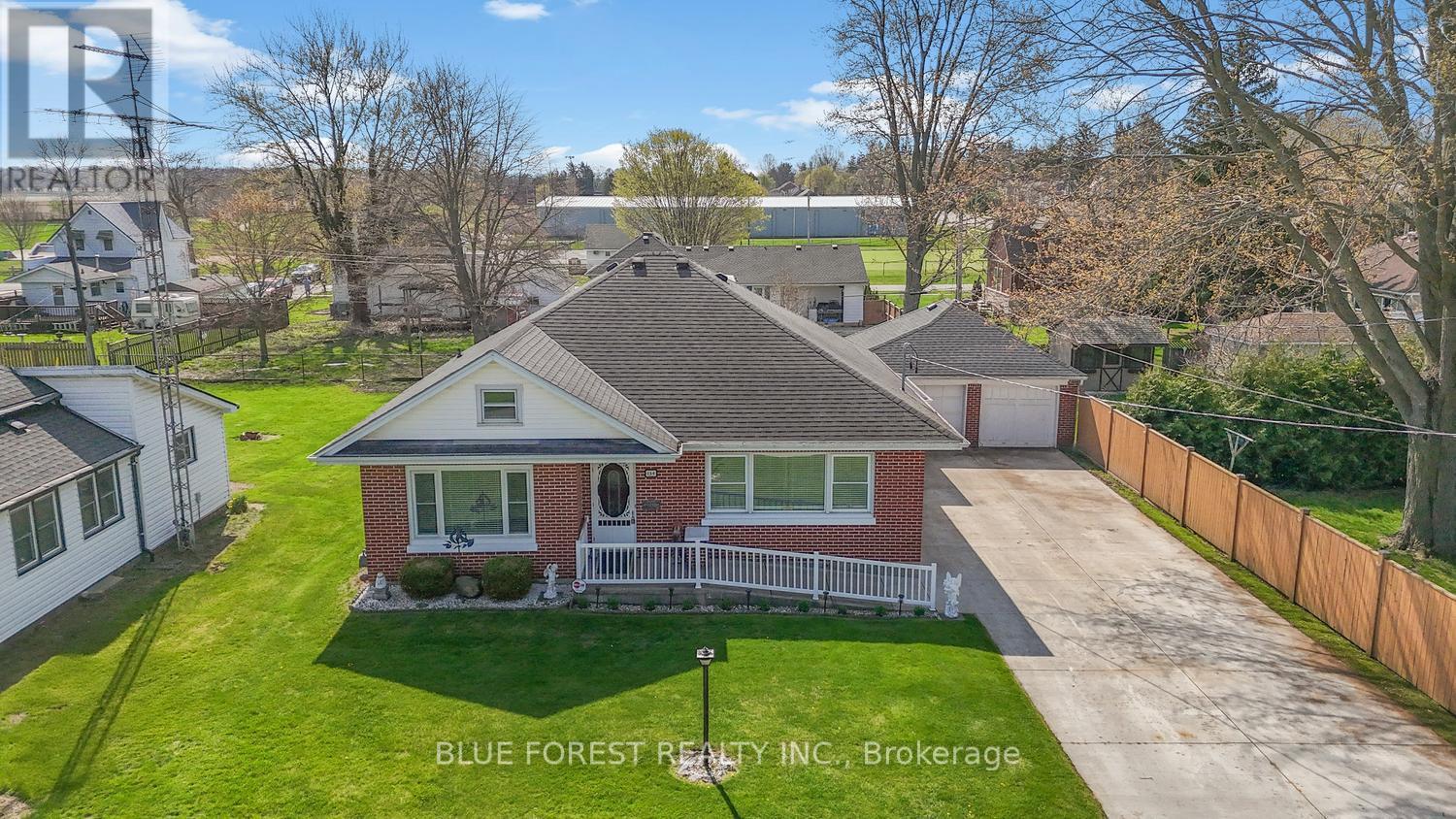 154 CHESTNUT STREET, West Elgin (West Lorne)