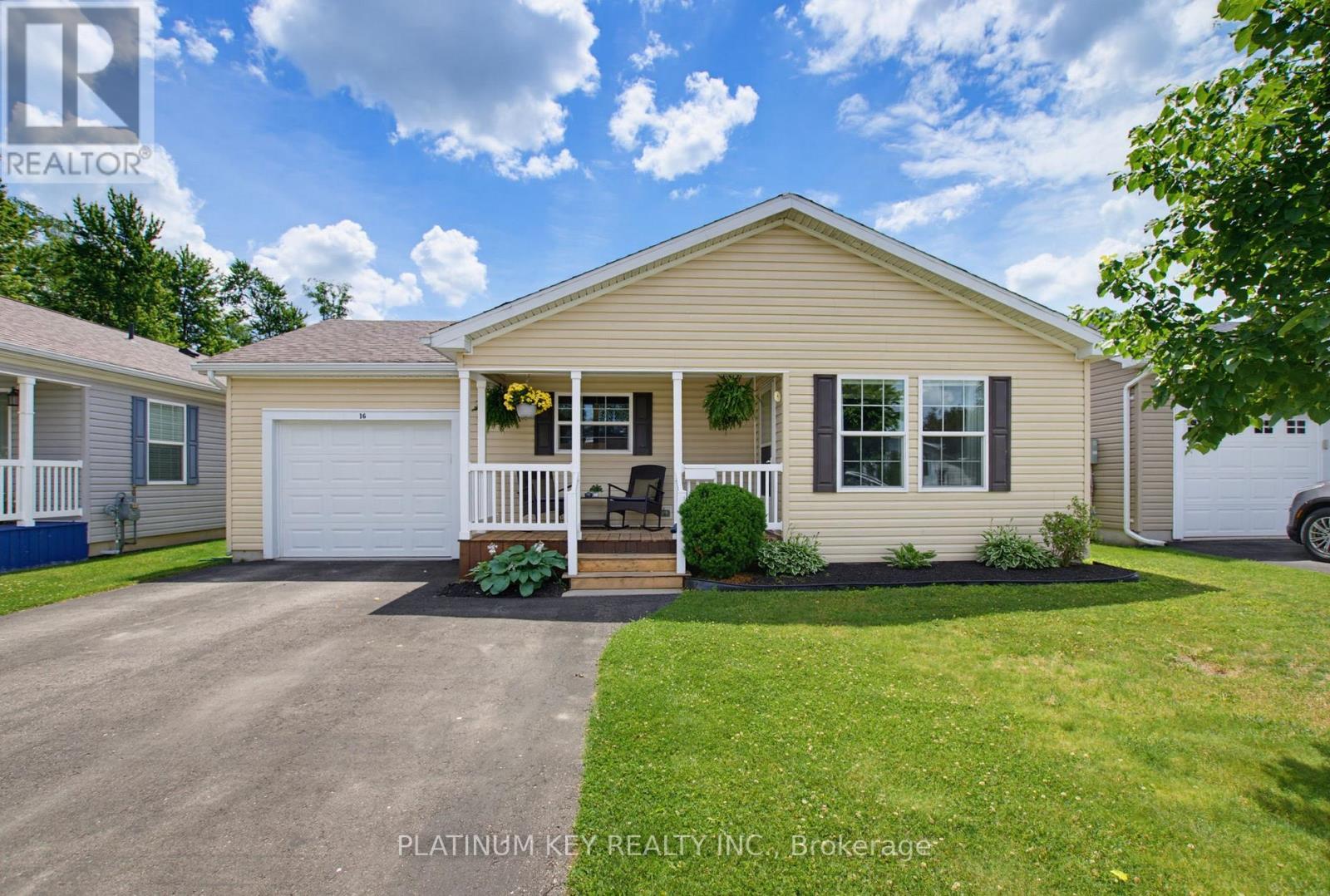 16 LINDSAY DRIVE, Strathroy-Caradoc (SE)