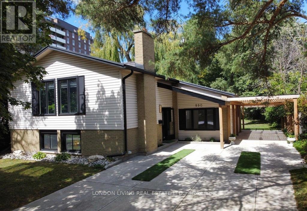 890 VISCOUNT ROAD, London South (South M)