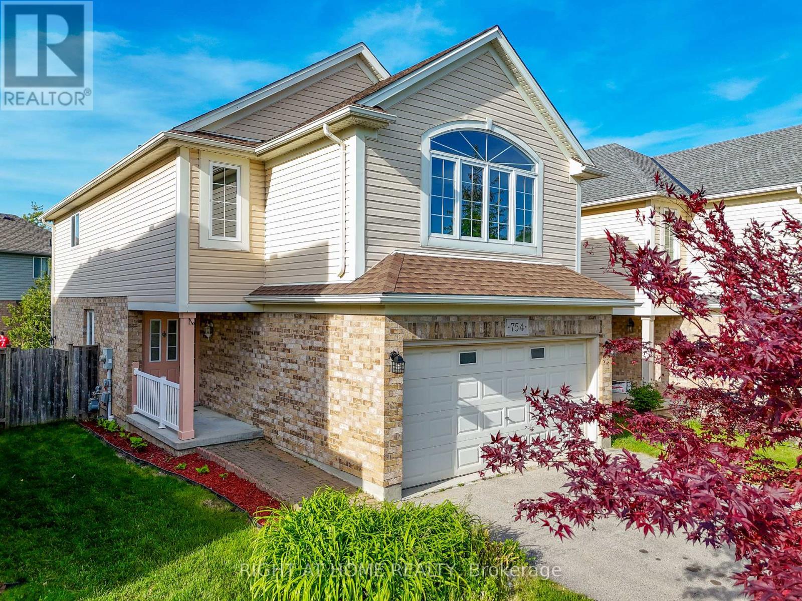 754 HEDGEROW PLACE, London North (North C)