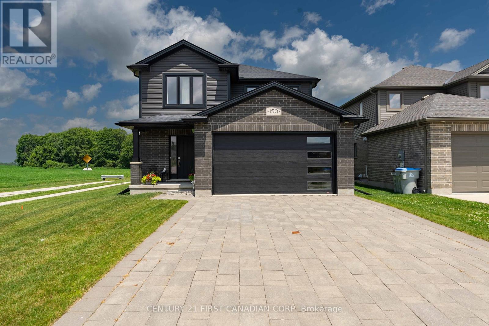 150 GILMOUR DRIVE, Lucan Biddulph (Lucan)