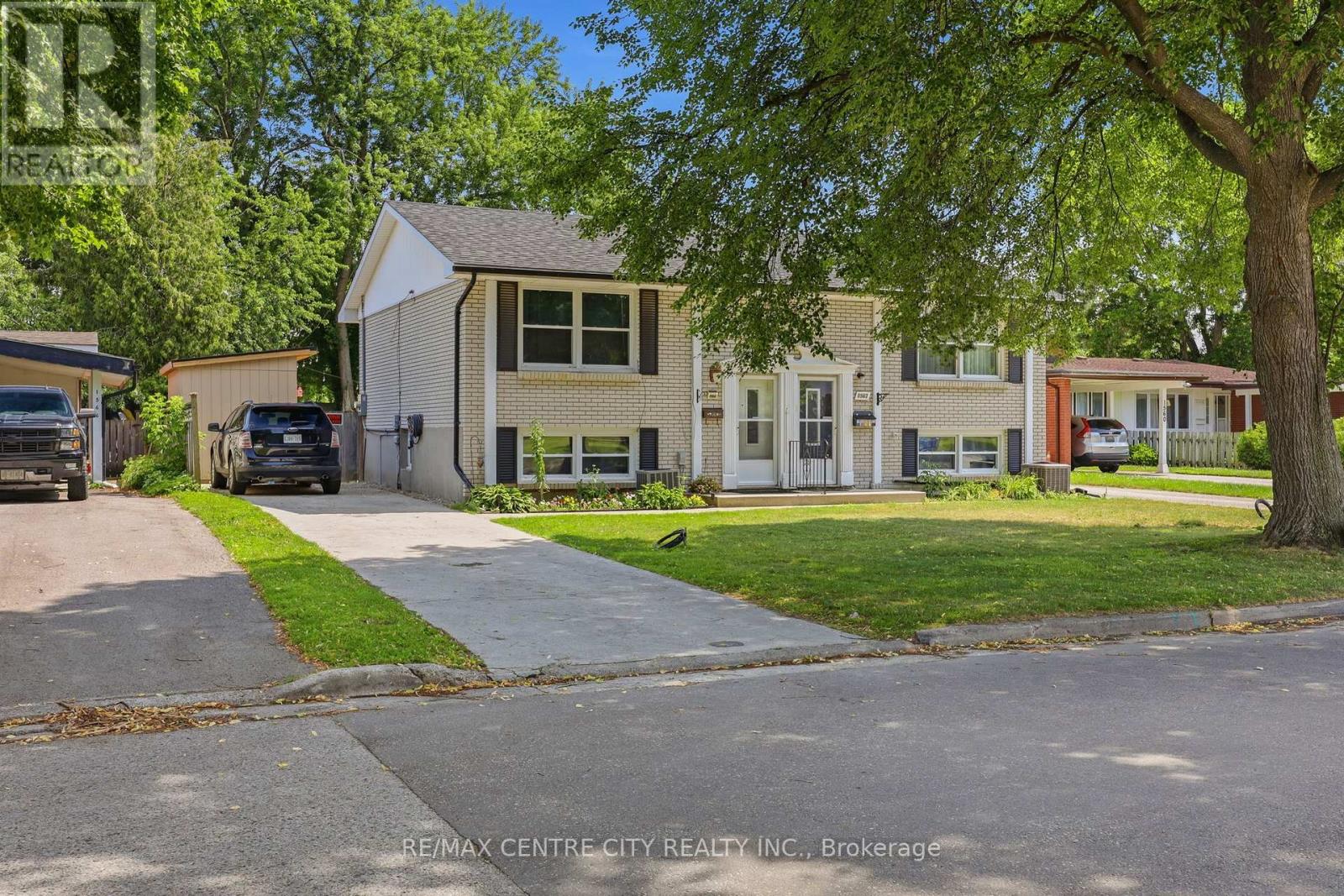 1564 NAIRN AVENUE, London East (East D)