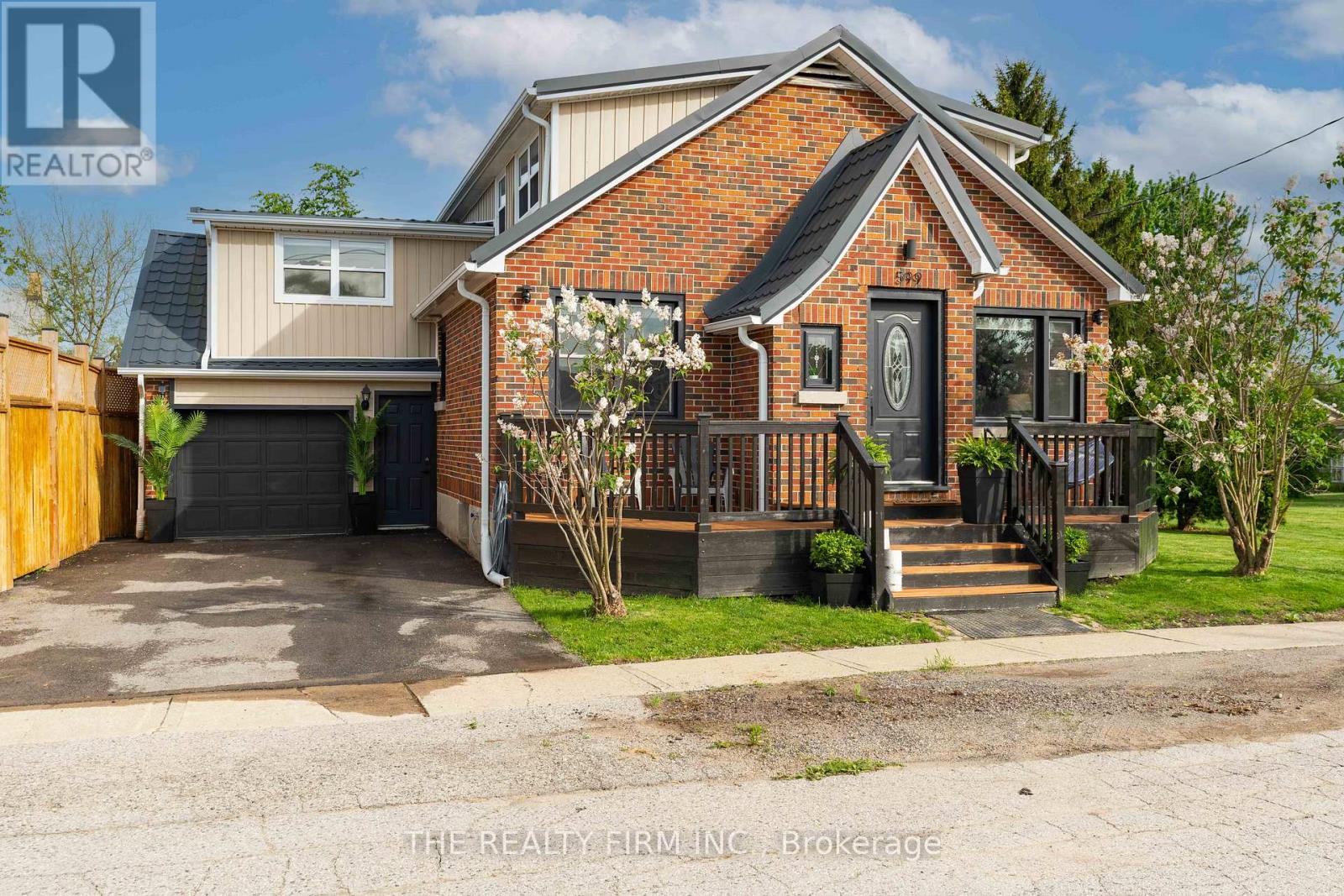 599 JOHN STREET, Strathroy-Caradoc (Melbourne)