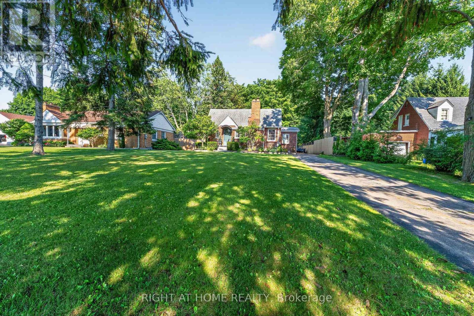 335 SUNSET DRIVE, Central Elgin