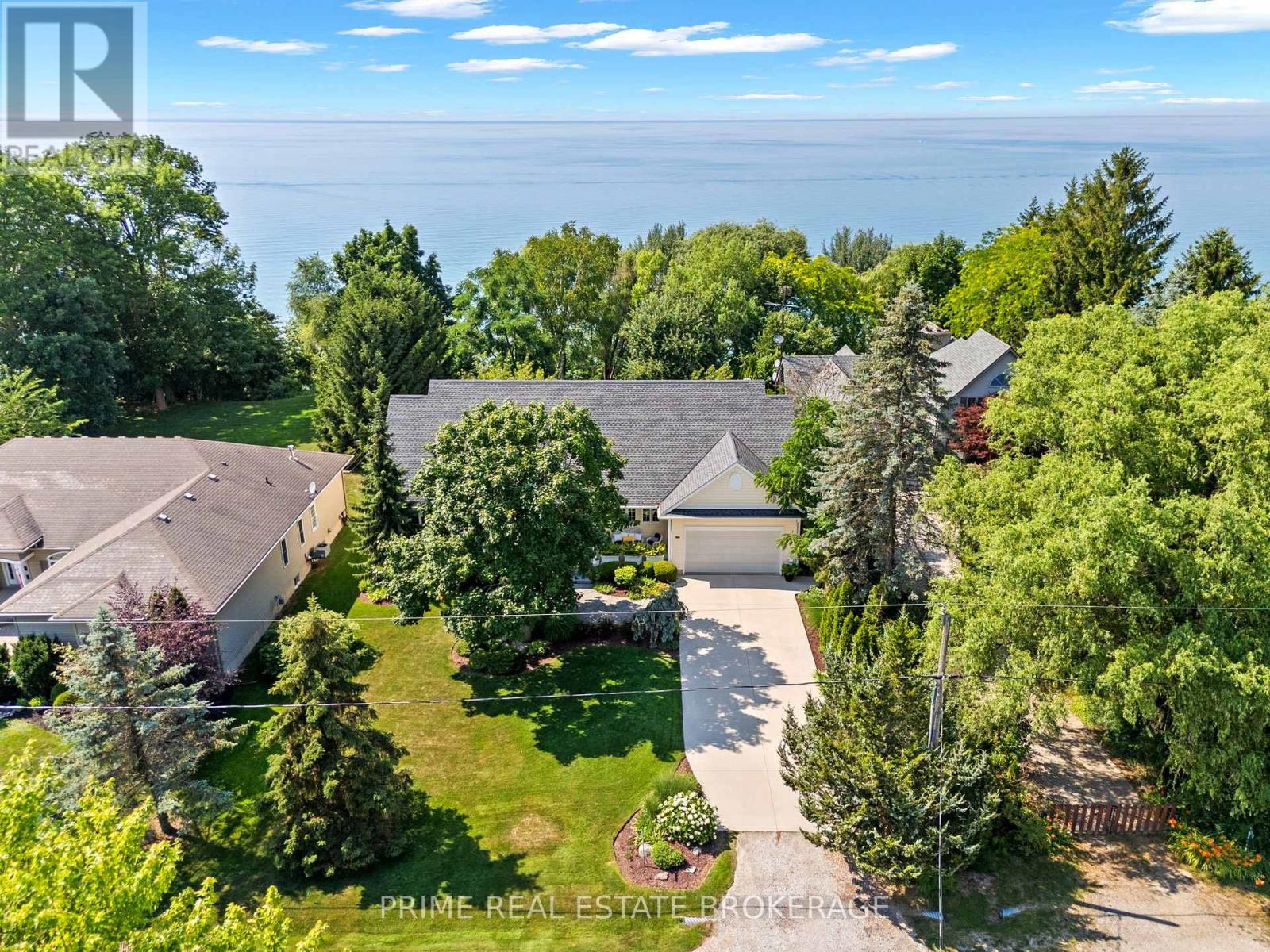 4710 LAKESIDE STREET, Plympton-Wyoming (Plympton Wyoming)