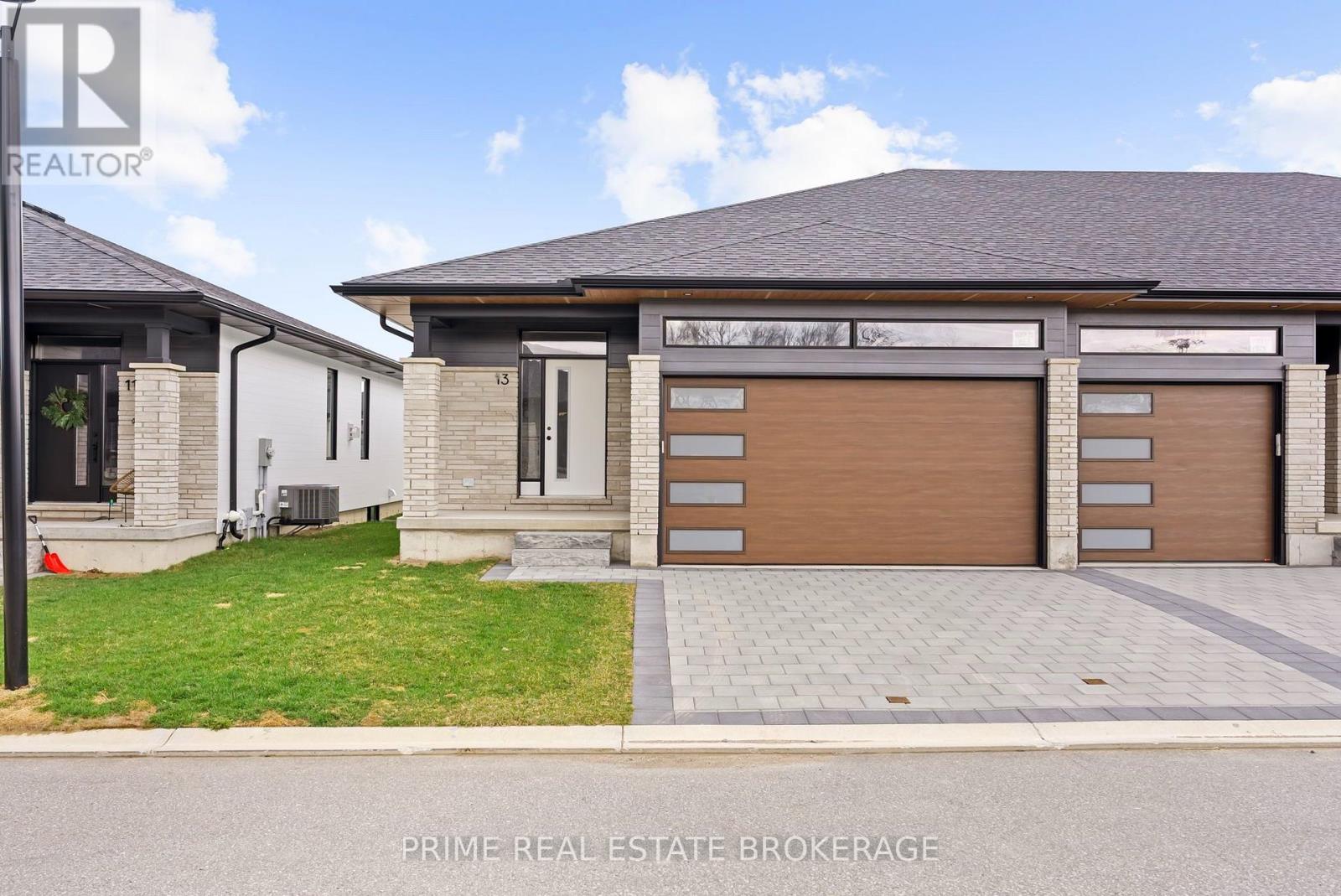 70 - 13 COASTAL CRESCENT, Lambton Shores (Grand Bend)