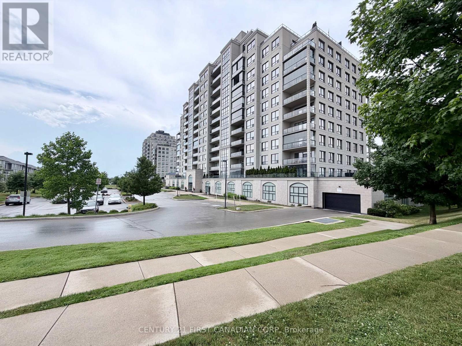 504 - 240 VILLAGEWALK BOULEVARD, London North (North R)