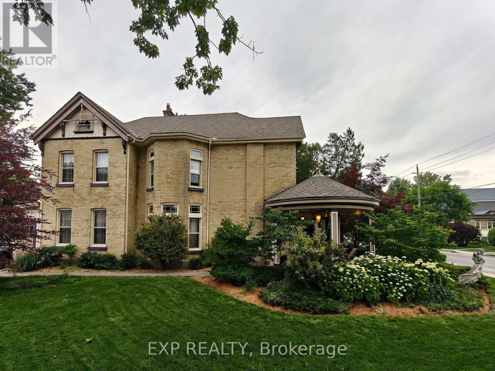 307 RIDOUT STREET S, London South (South F)