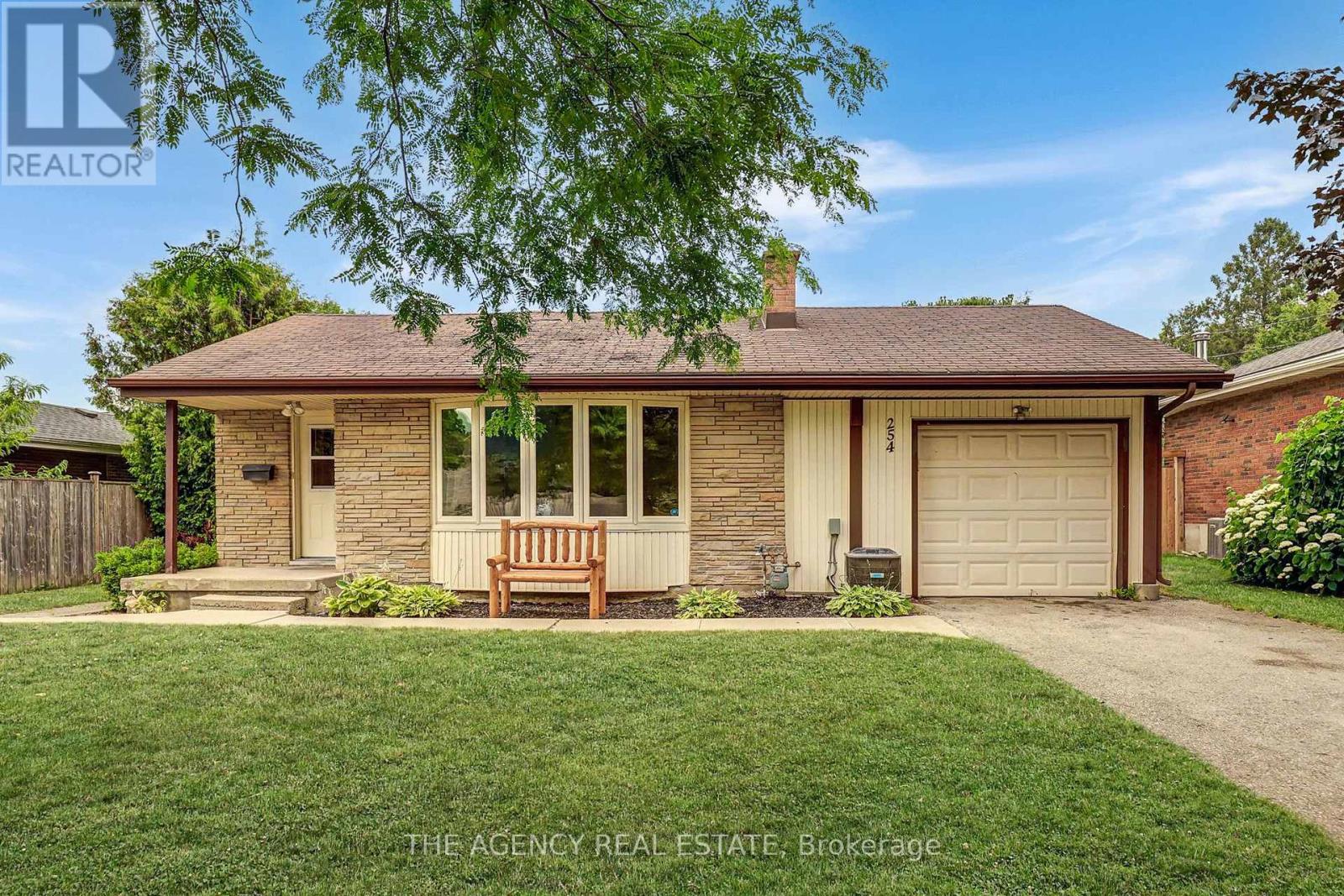 254 KING EDWARD AVENUE, London South (South J)