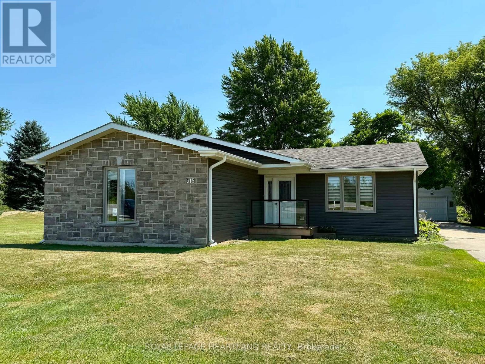 315 MAIN STREET, Lambton Shores (Thedford)