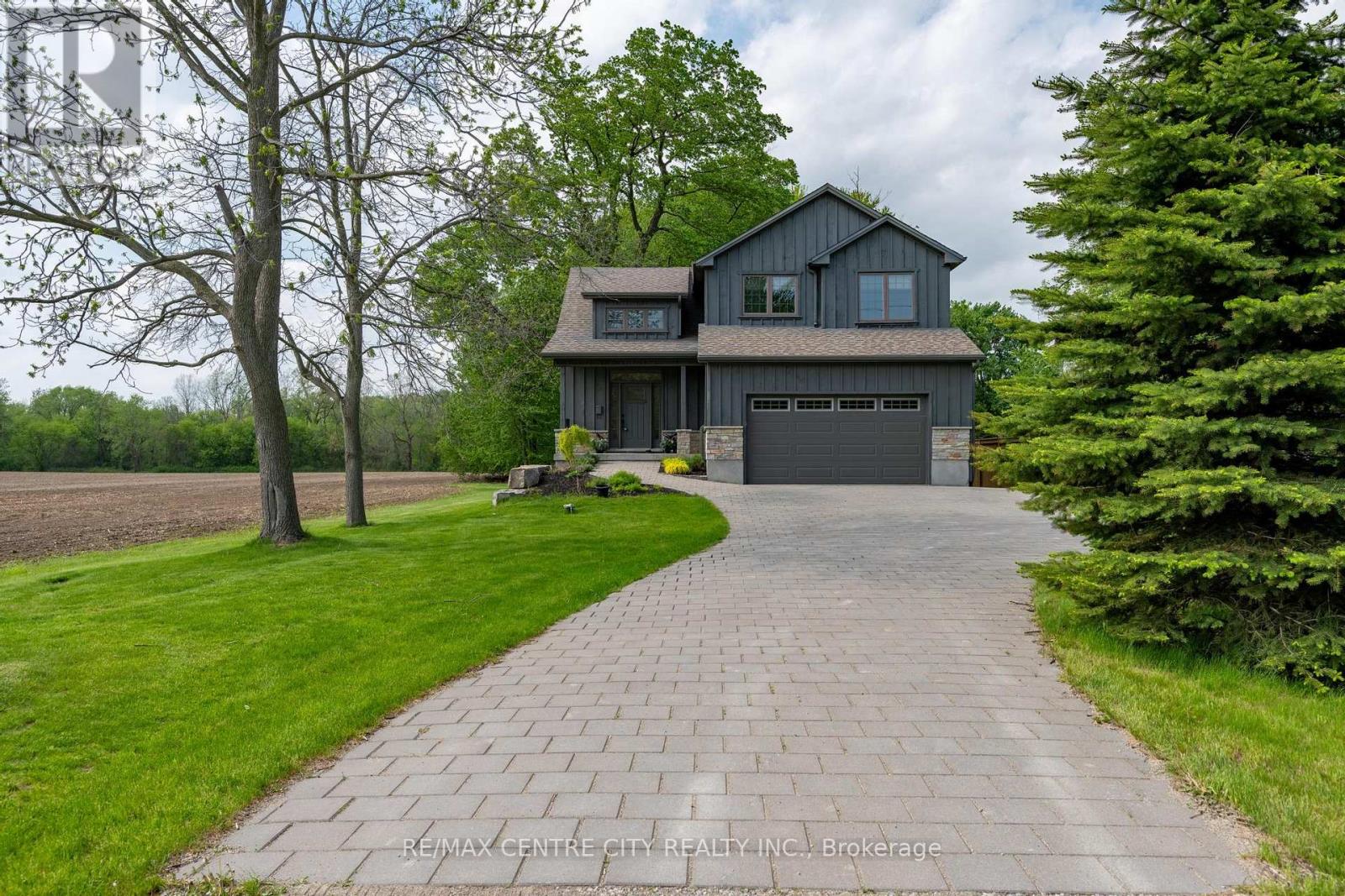 2580 DUNDAS STREET, London East (East J)