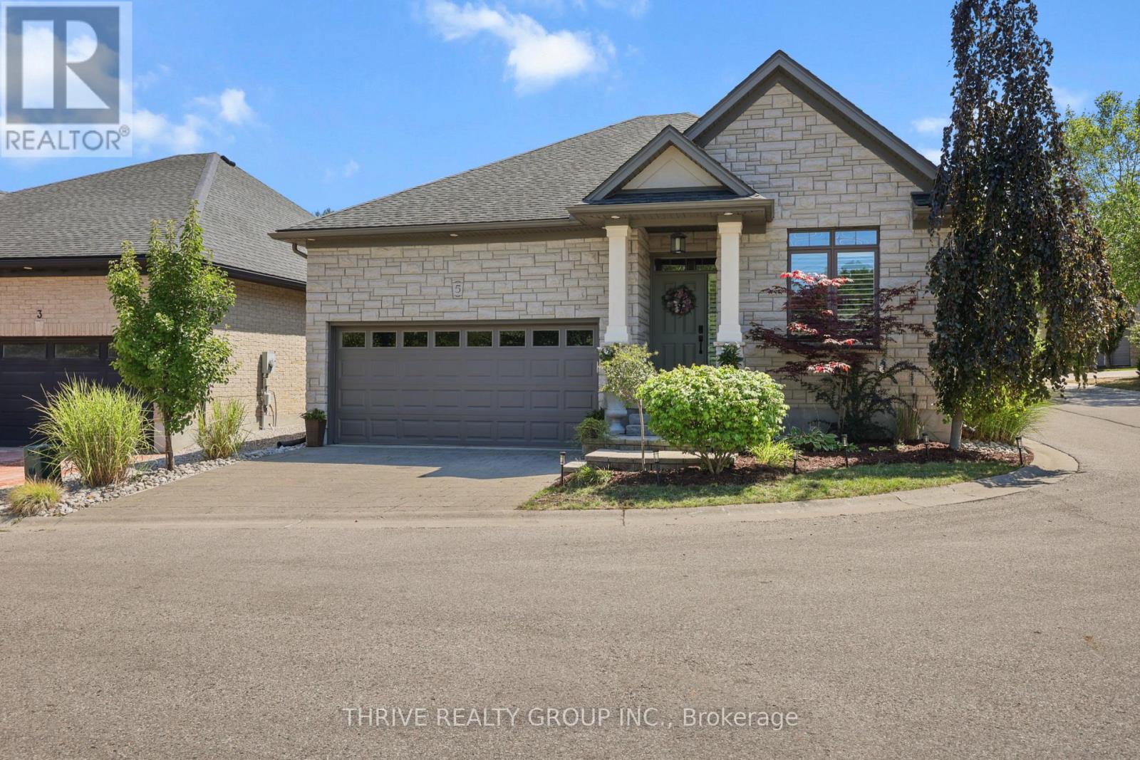 5 - 696 COMMISSIONERS ROAD, London South (South M)