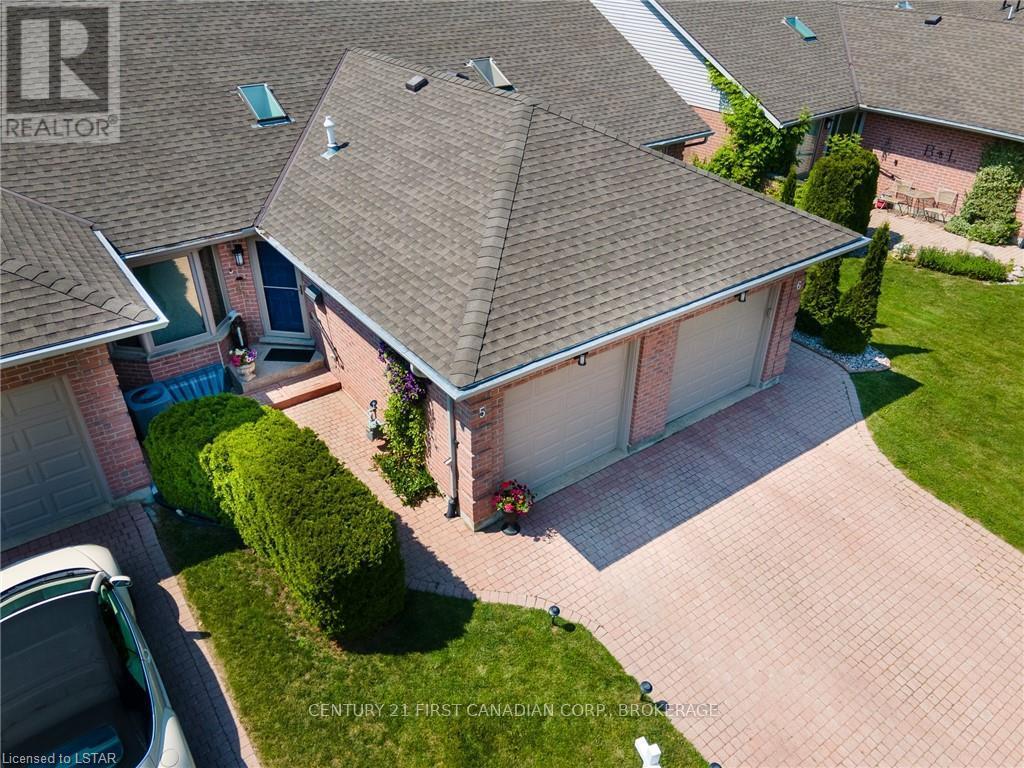 5 - 90 ONTARIO STREET S, Lambton Shores (Grand Bend)