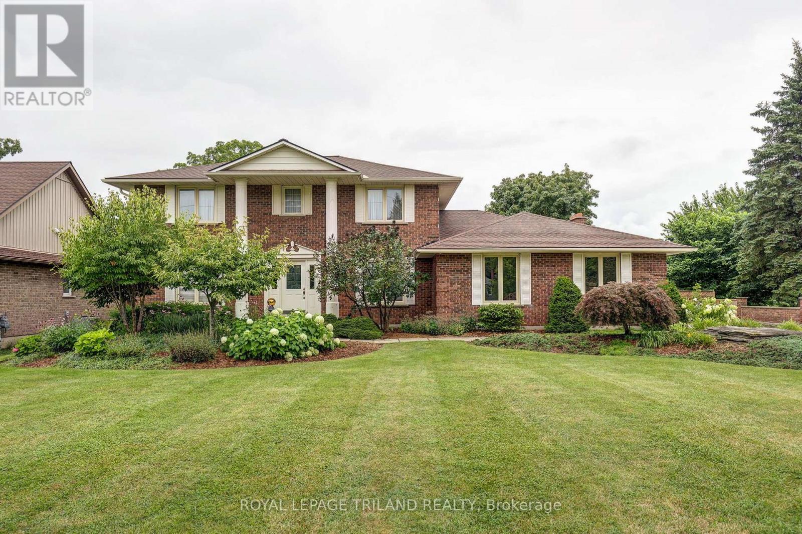 158 CENTENNIAL AVENUE, Central Elgin
