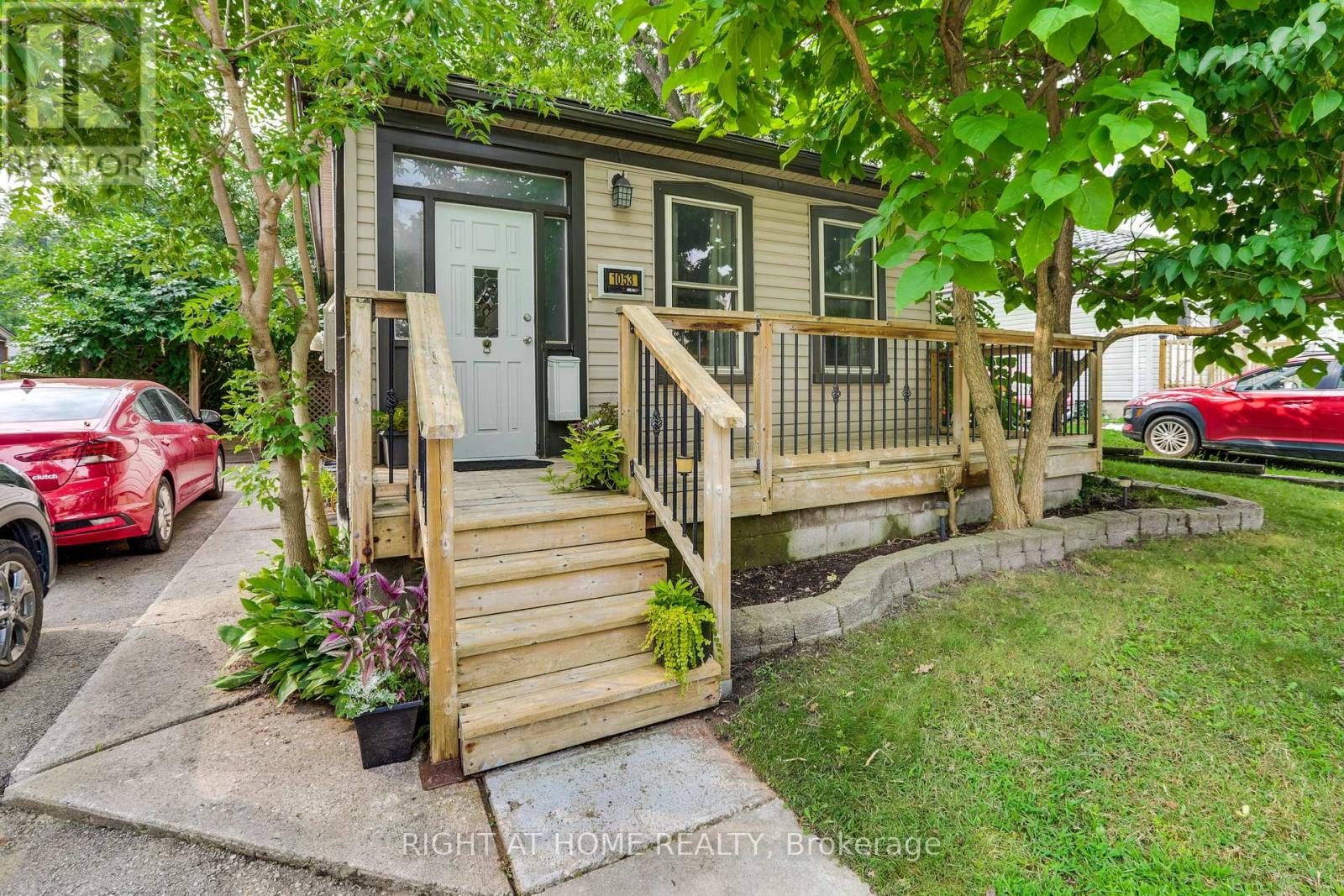 1053 FRANCES STREET, London East (East M)